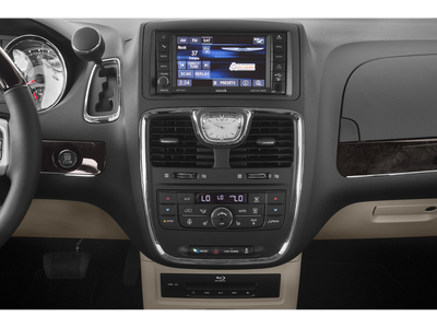 2015 Chrysler Town & Country Limited Platinum