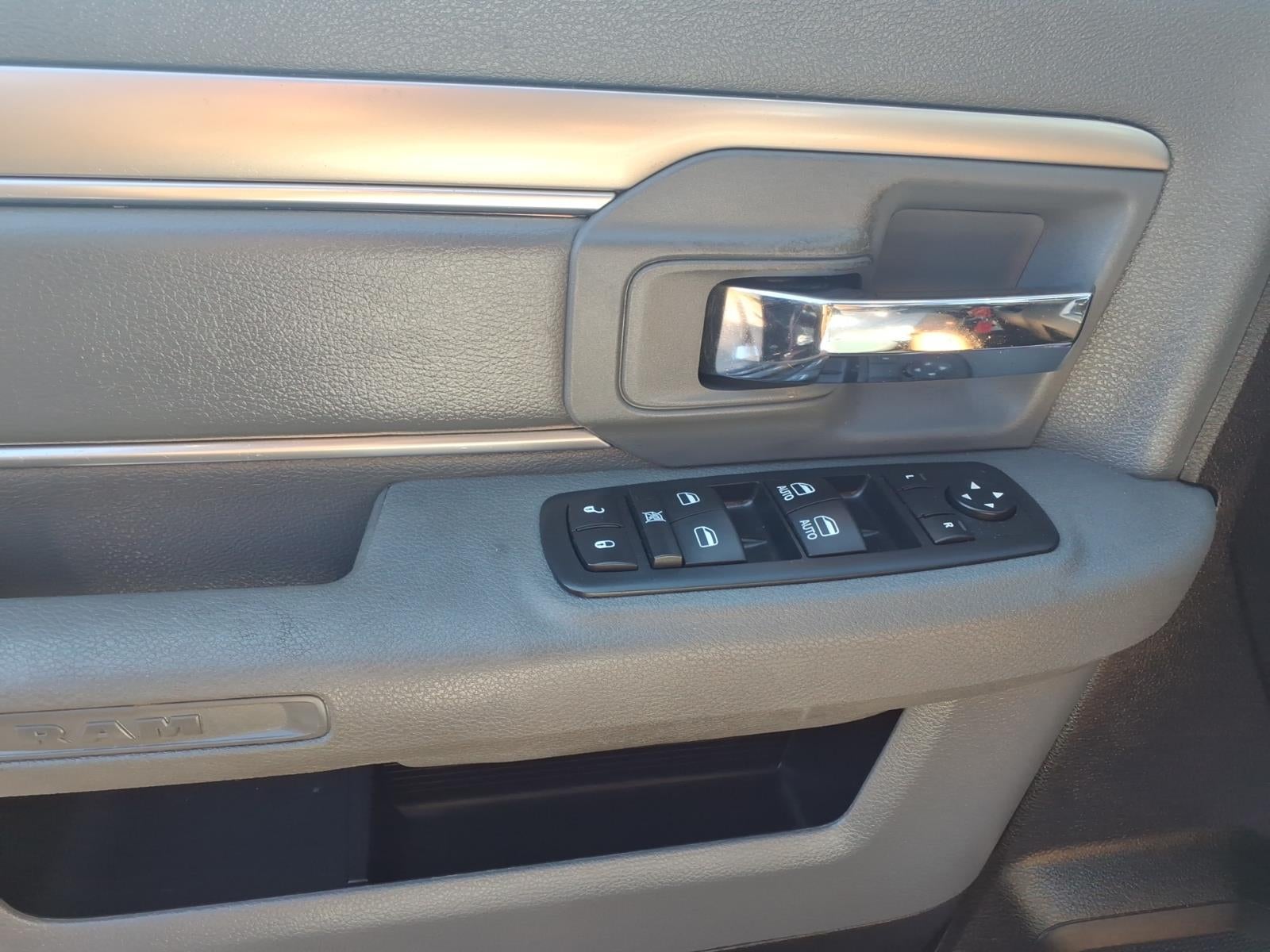 2016 RAM 1500 SLT