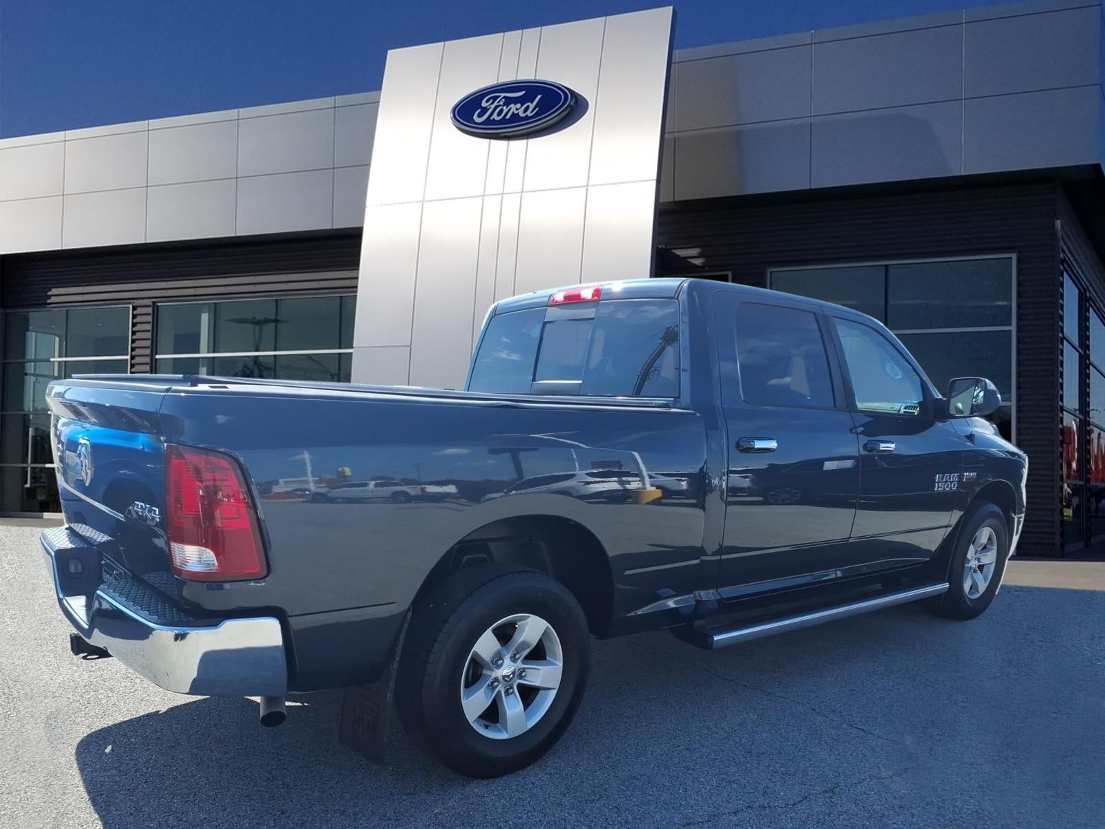 2016 RAM 1500 SLT