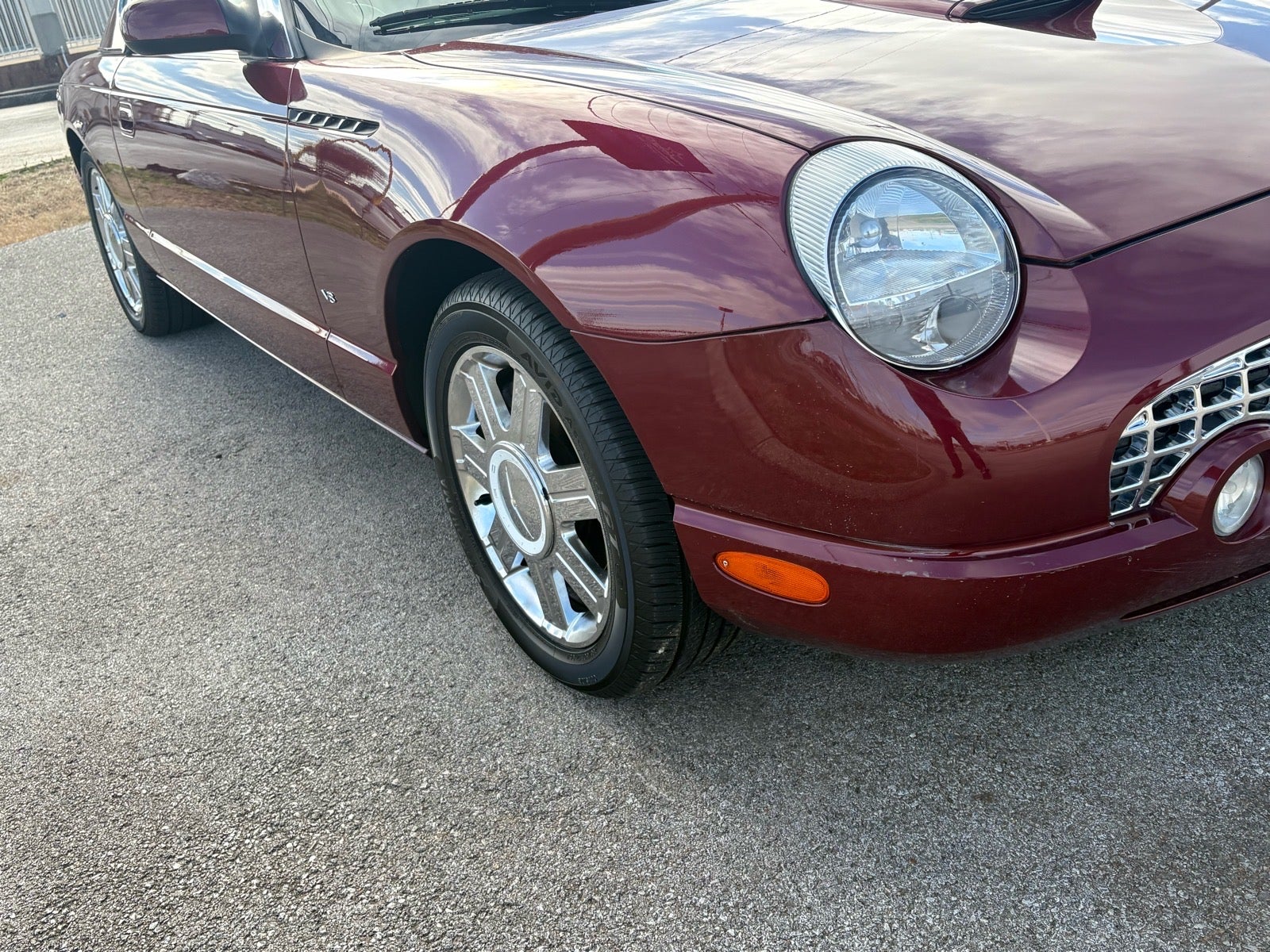 2004 Ford Thunderbird Deluxe