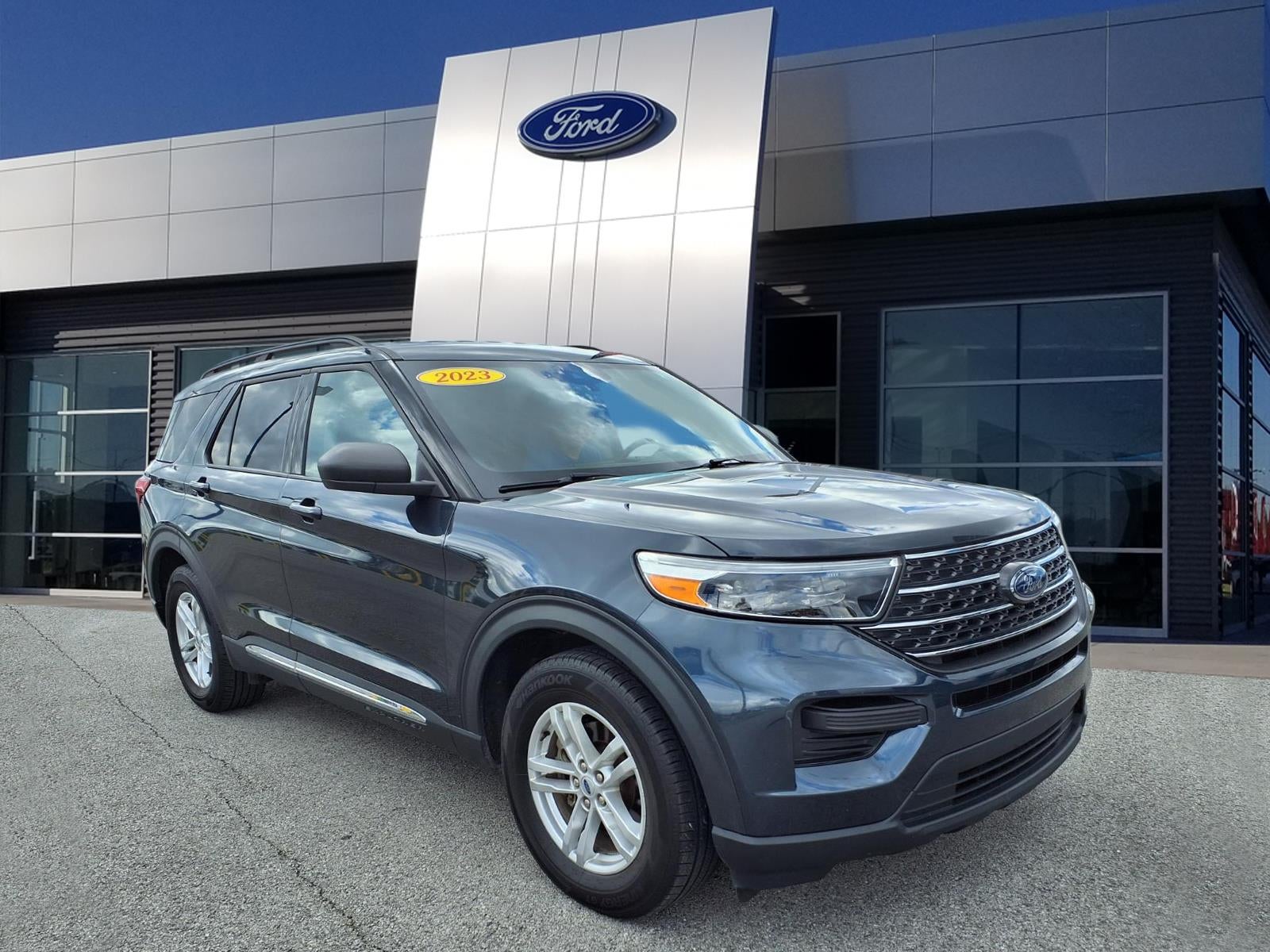 2023 Ford Explorer XLT RWD's photo