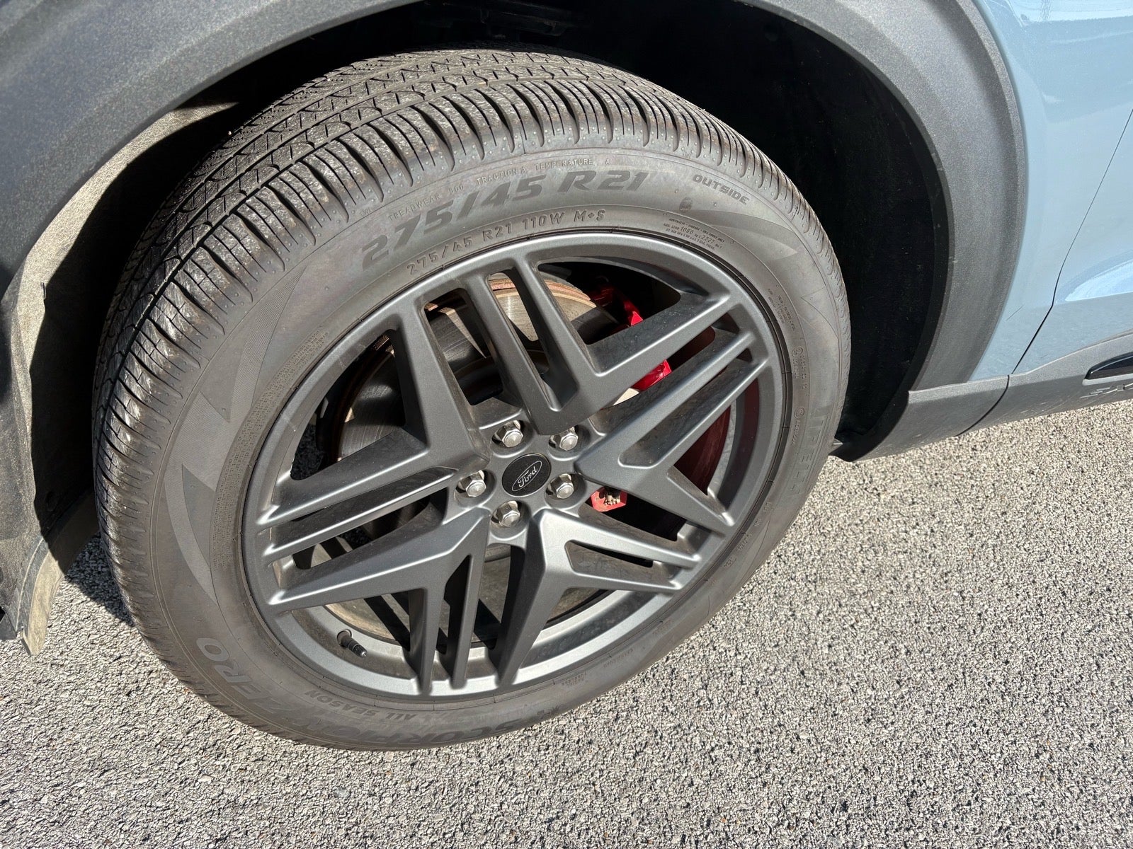 2025 Ford Explorer ST-Line