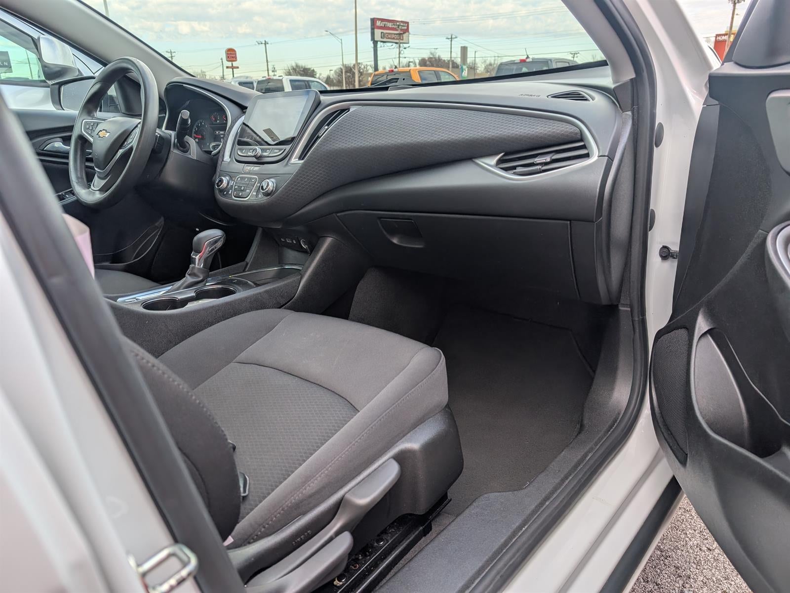 2023 Chevrolet Malibu LT w/1LT