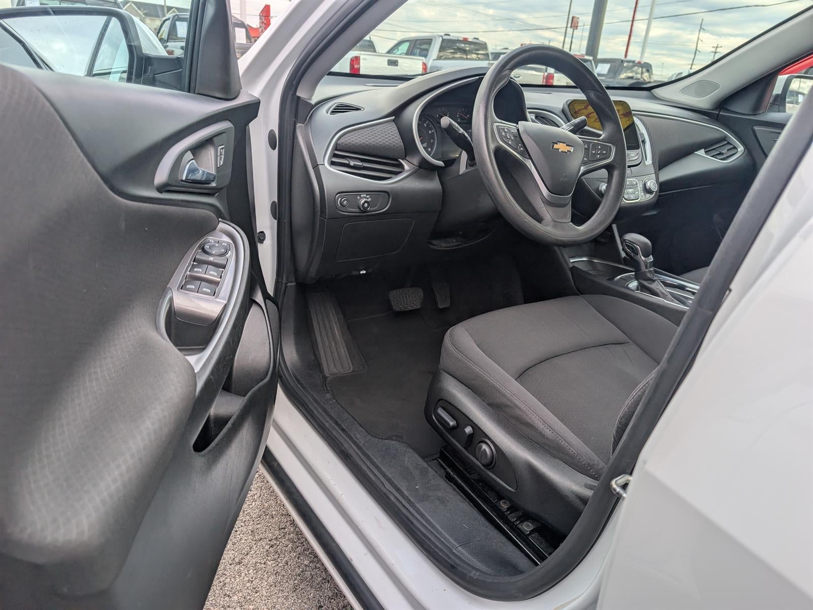 2023 Chevrolet Malibu LT w/1LT