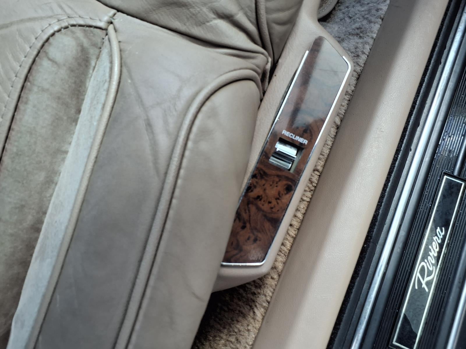 1989 Buick Riviera Base
