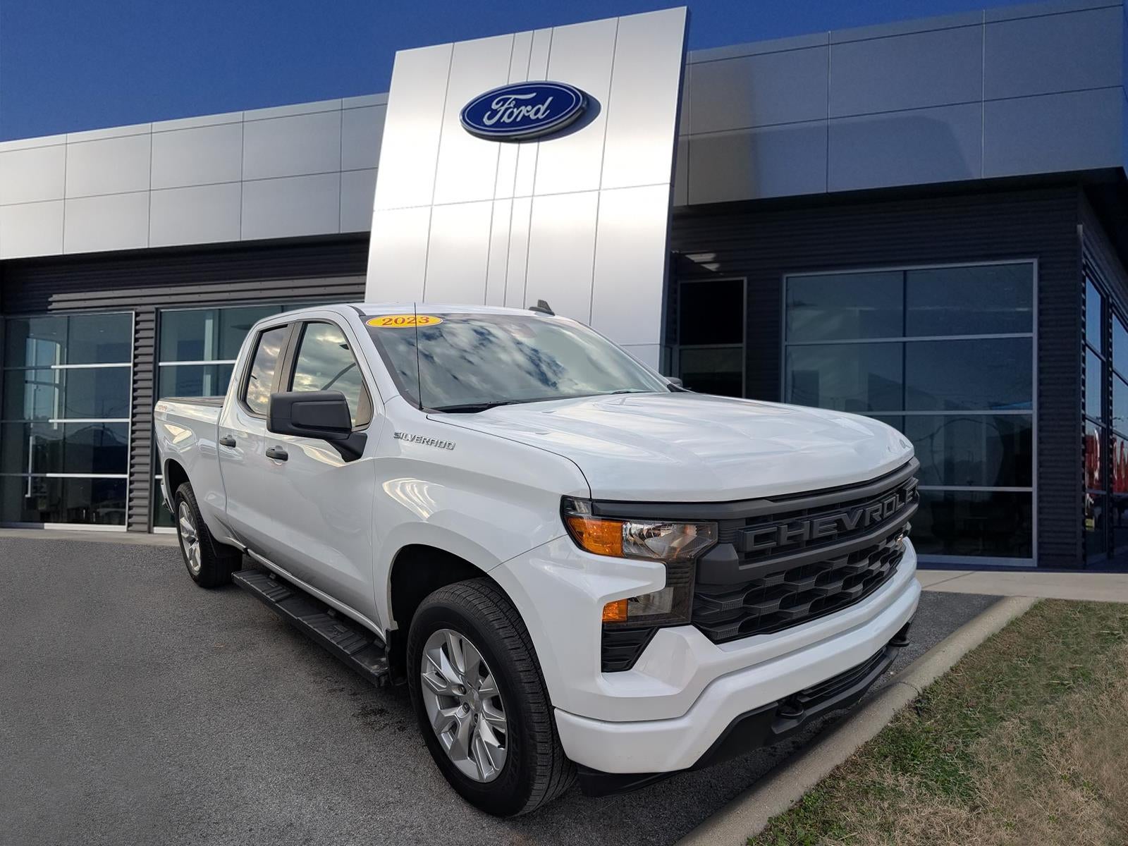 2023 Chevrolet Silverado 1500 Custom