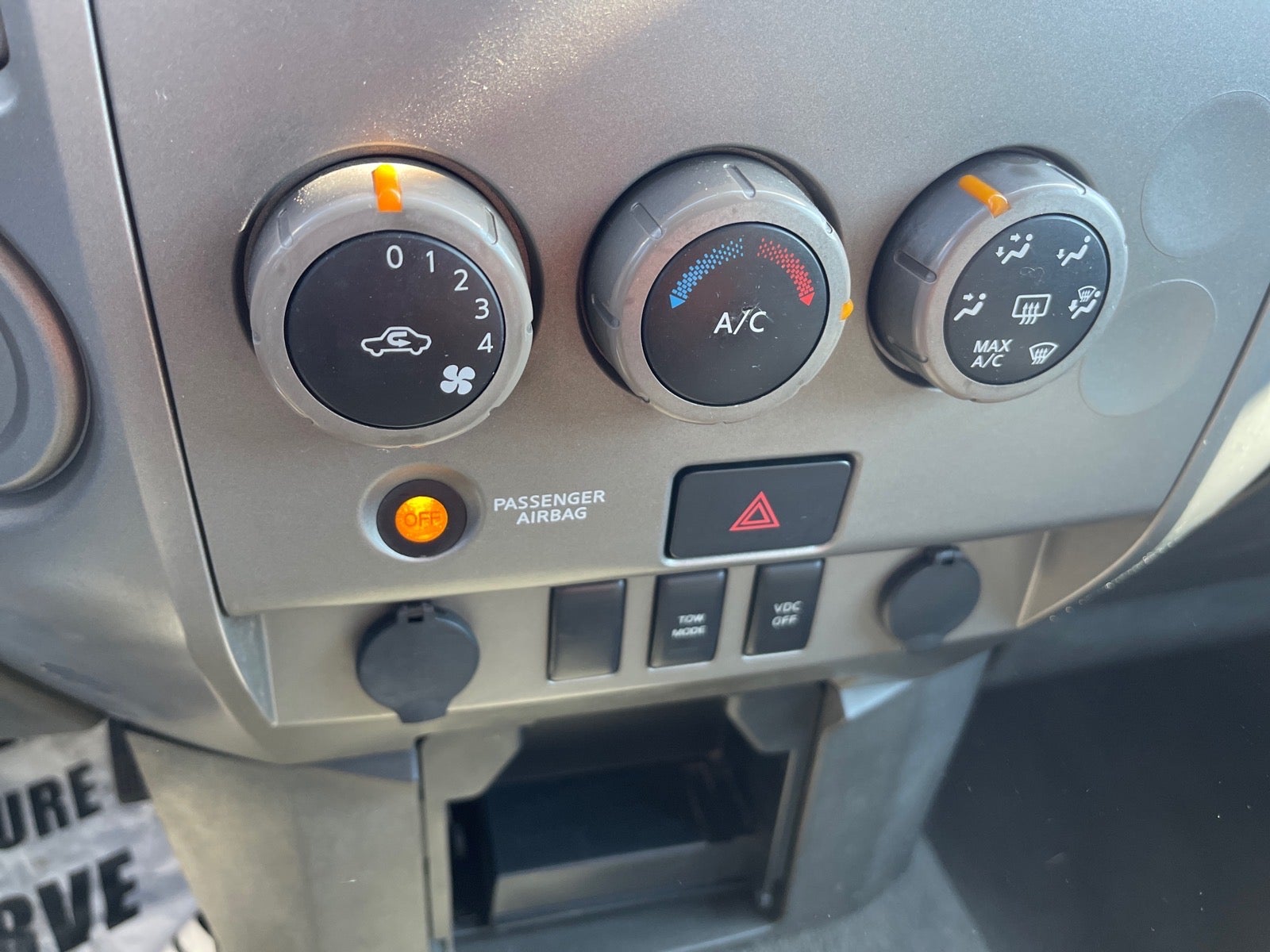 2004 Nissan Titan SE