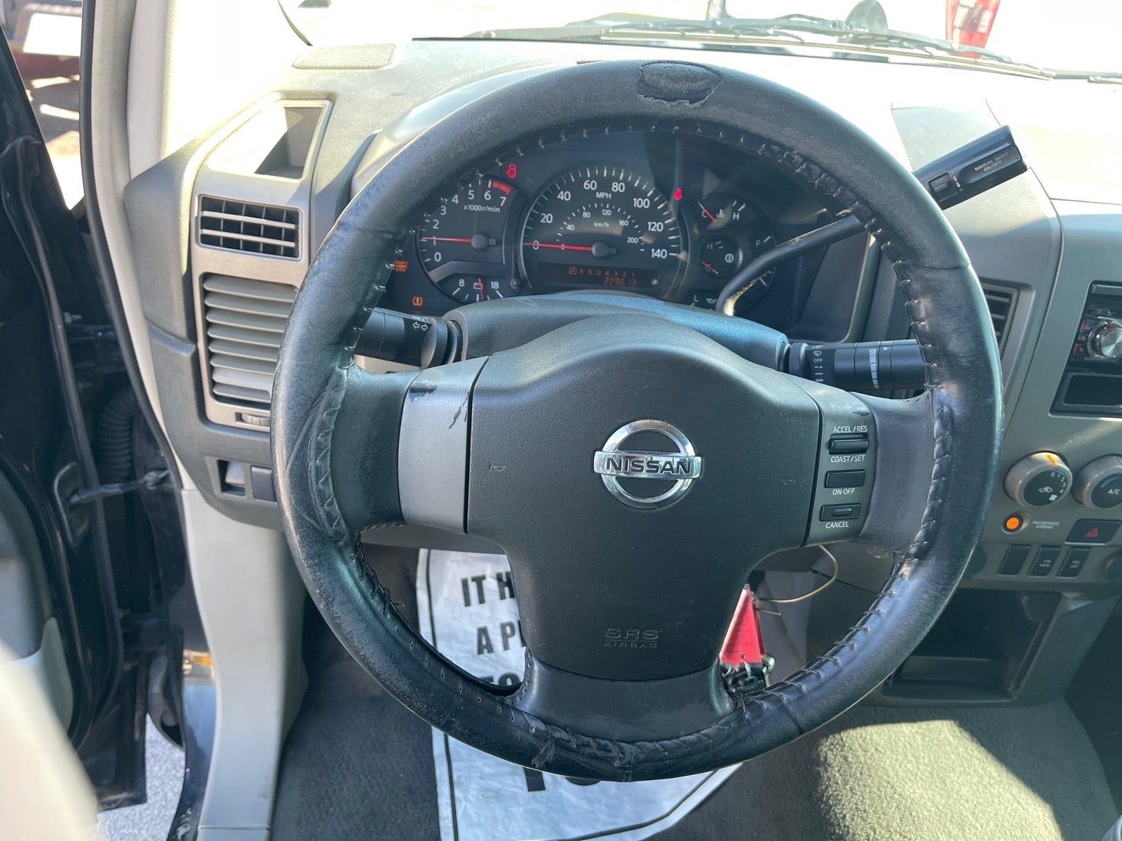 2004 Nissan Titan SE