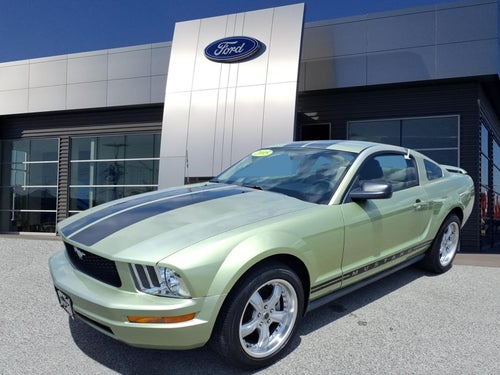 2005 Ford Mustang Premium