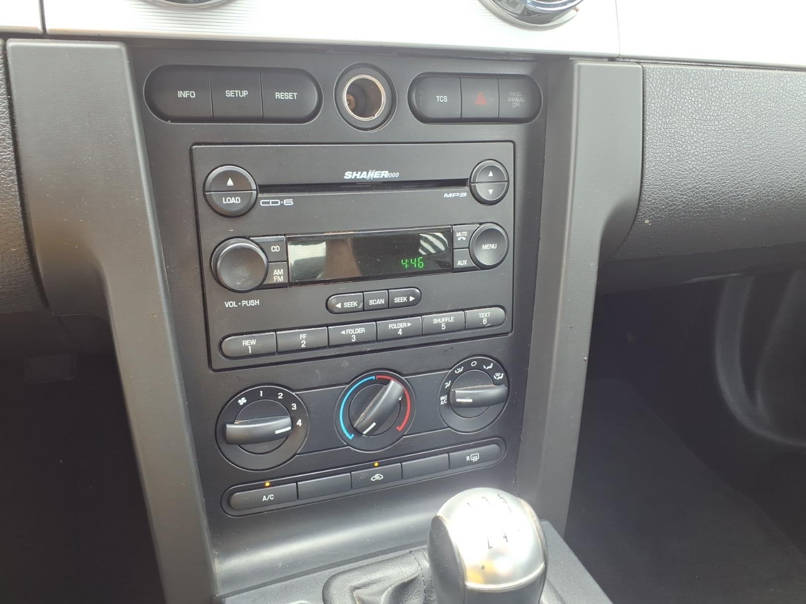 2005 Ford Mustang GT Premium