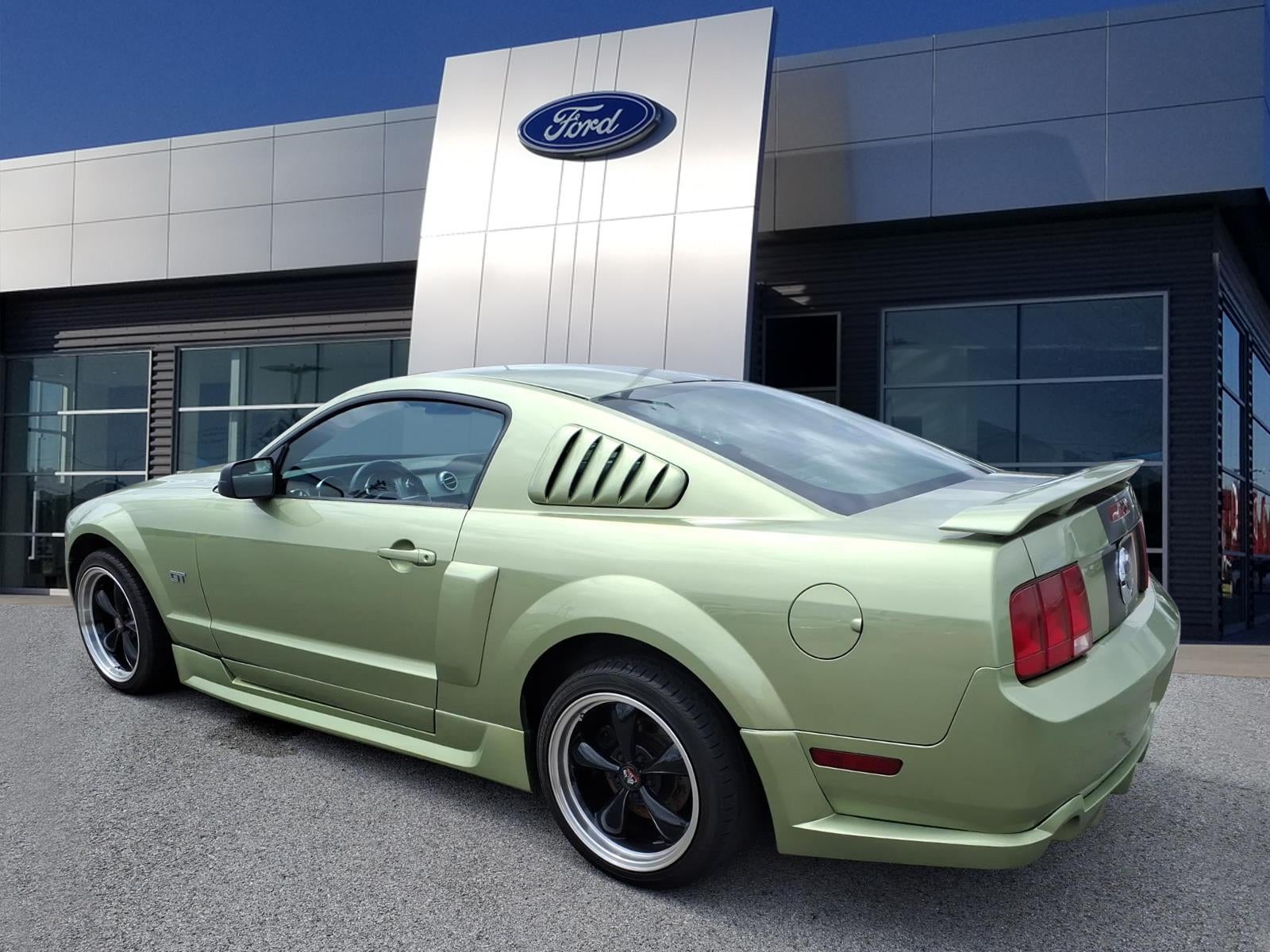 2005 Ford Mustang GT Premium