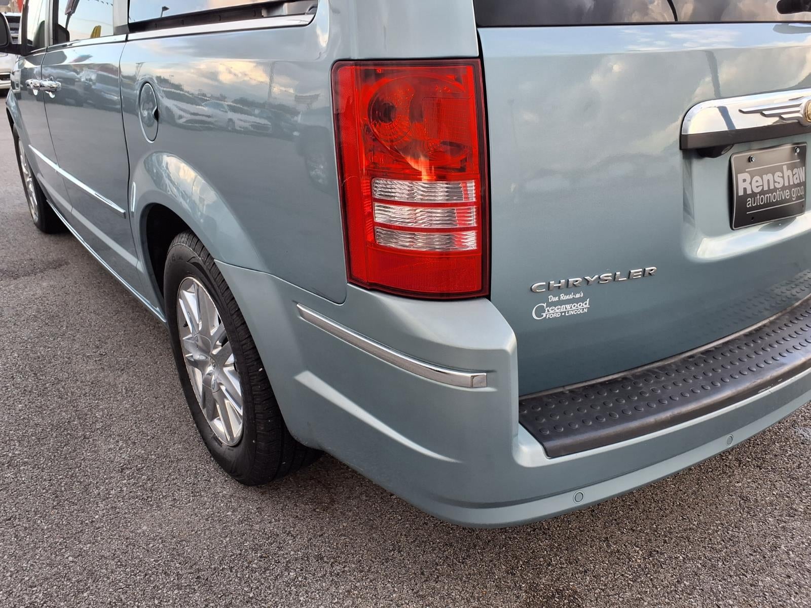 2010 Chrysler Town & Country Limited
