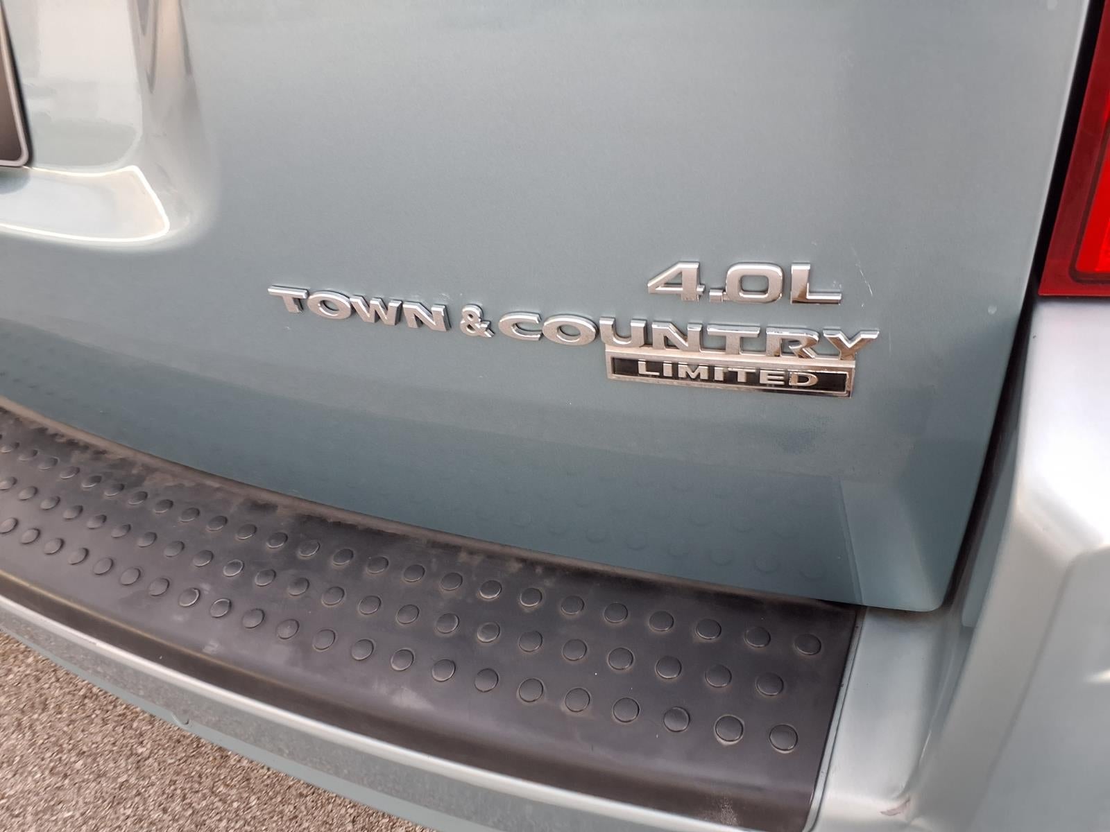 2010 Chrysler Town & Country Limited