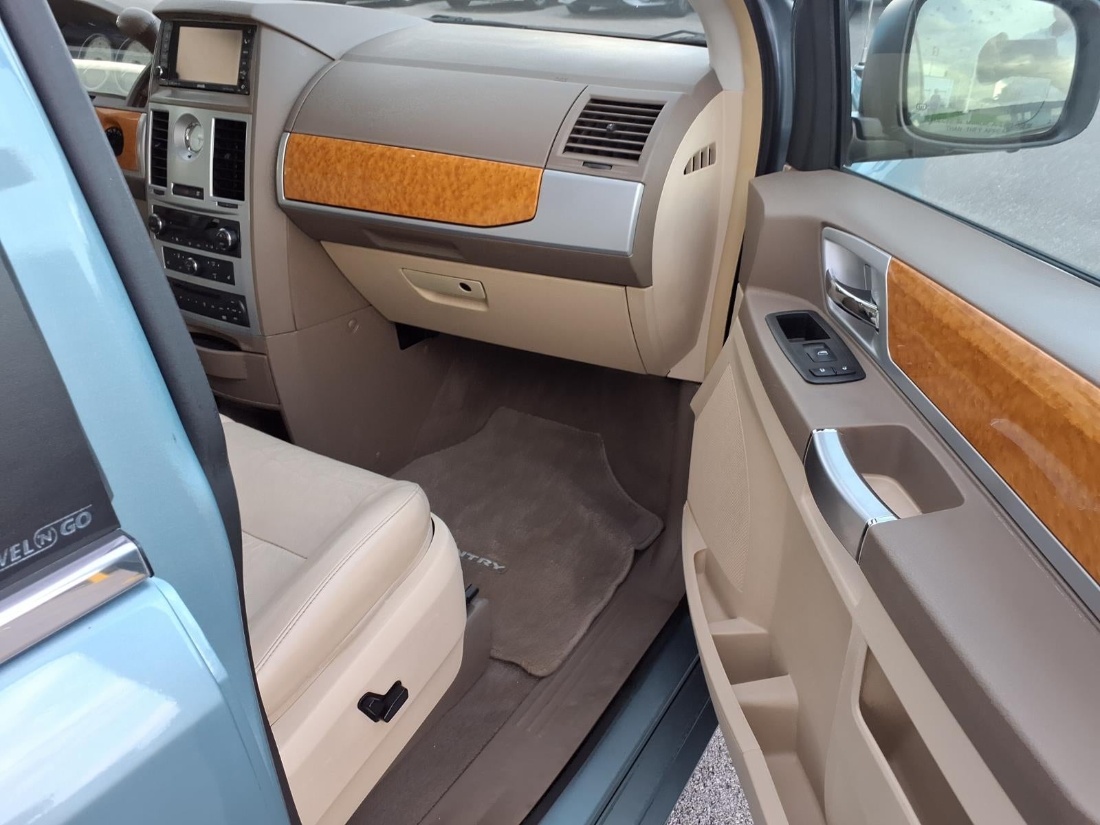 2010 Chrysler Town & Country Limited