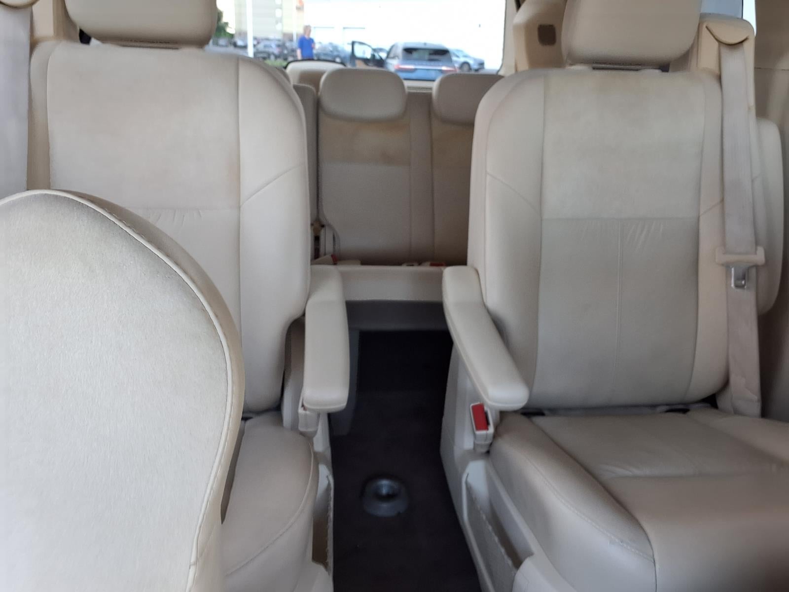 2010 Chrysler Town & Country Limited