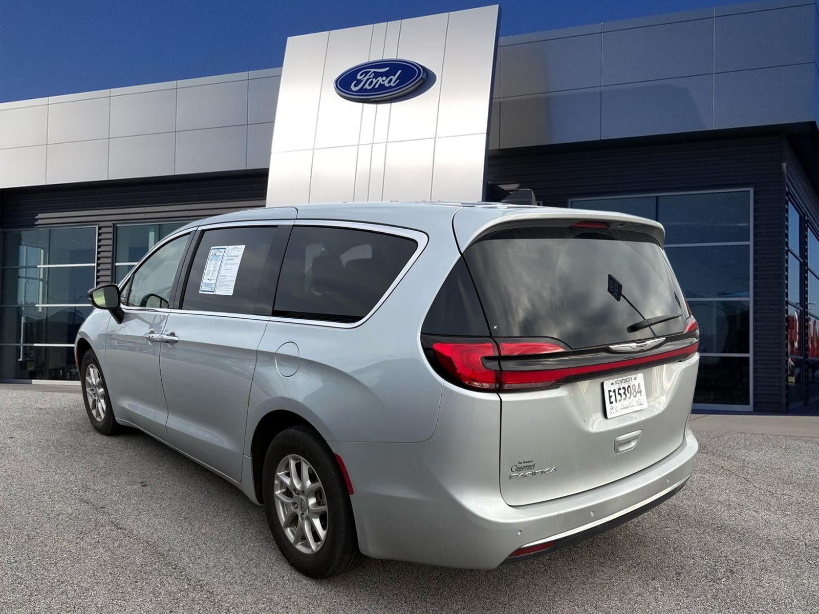 2024 Chrysler Pacifica Touring L