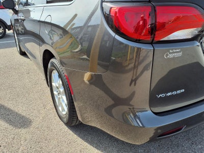 2021 Chrysler Voyager LXI