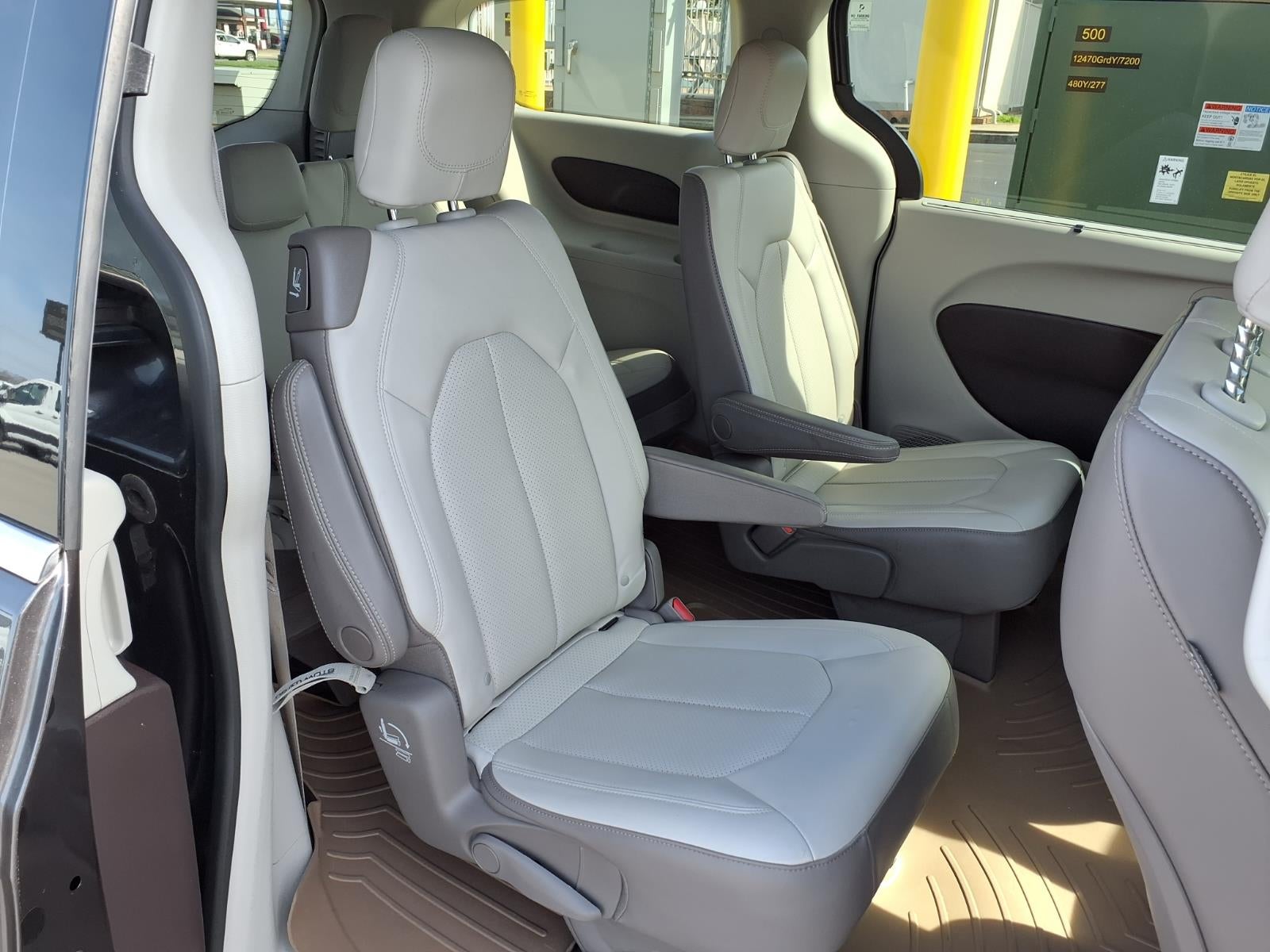 2021 Chrysler Voyager LXI