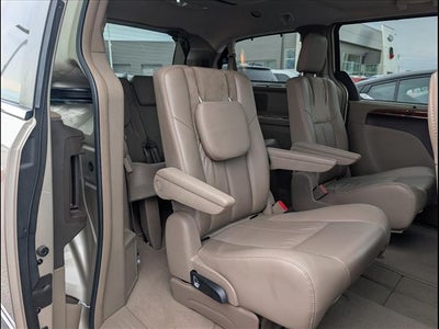2015 Chrysler Town & Country Limited Platinum