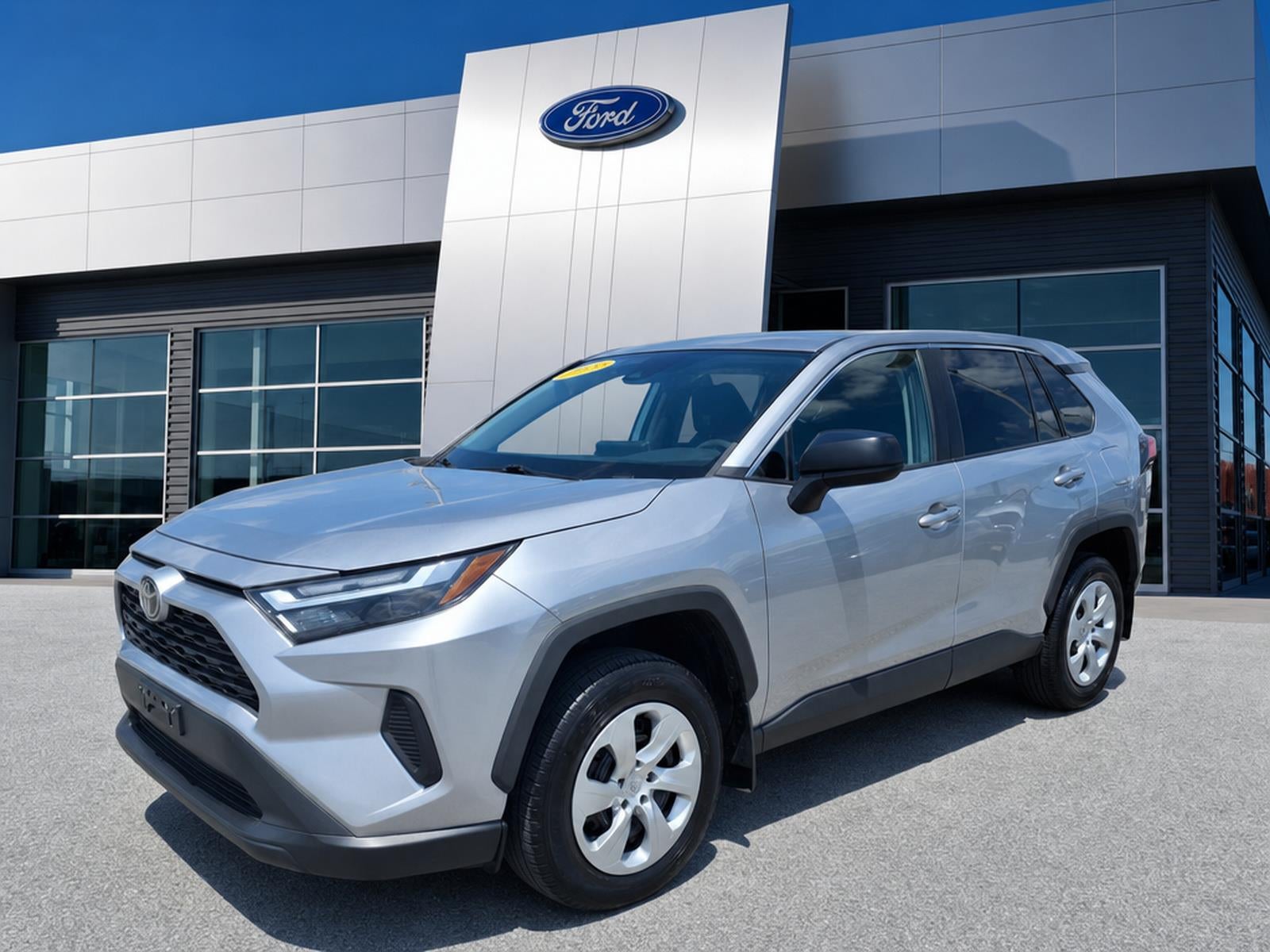 2023 Toyota RAV4 LE
