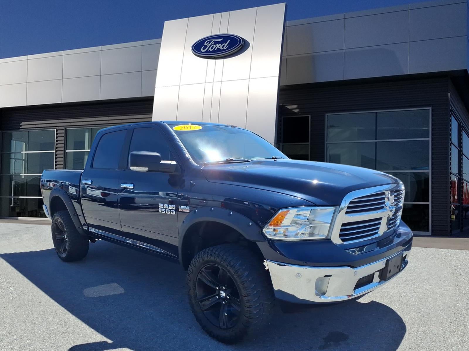 2017 RAM 1500 Big Horn 4x4 Crew Cab 5'7's photo