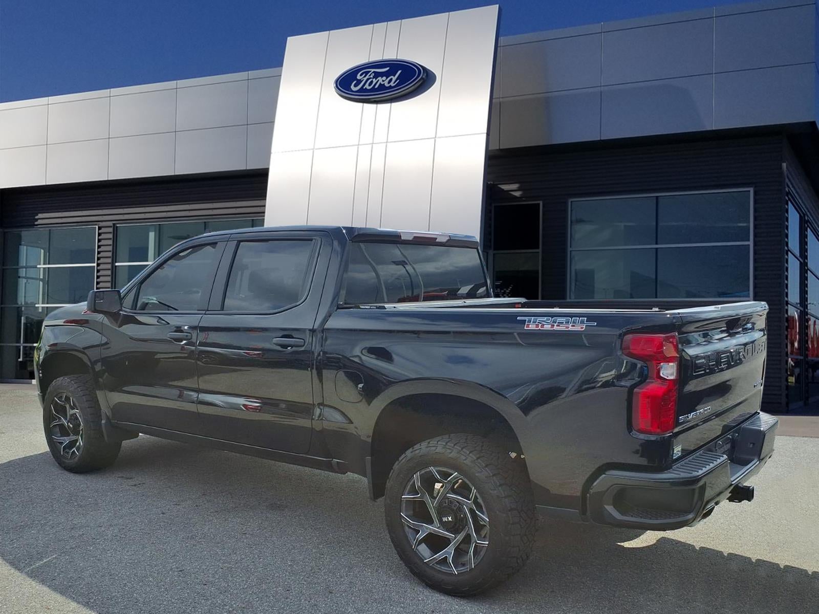 2025 Chevrolet Silverado 1500 Custom Trail Boss