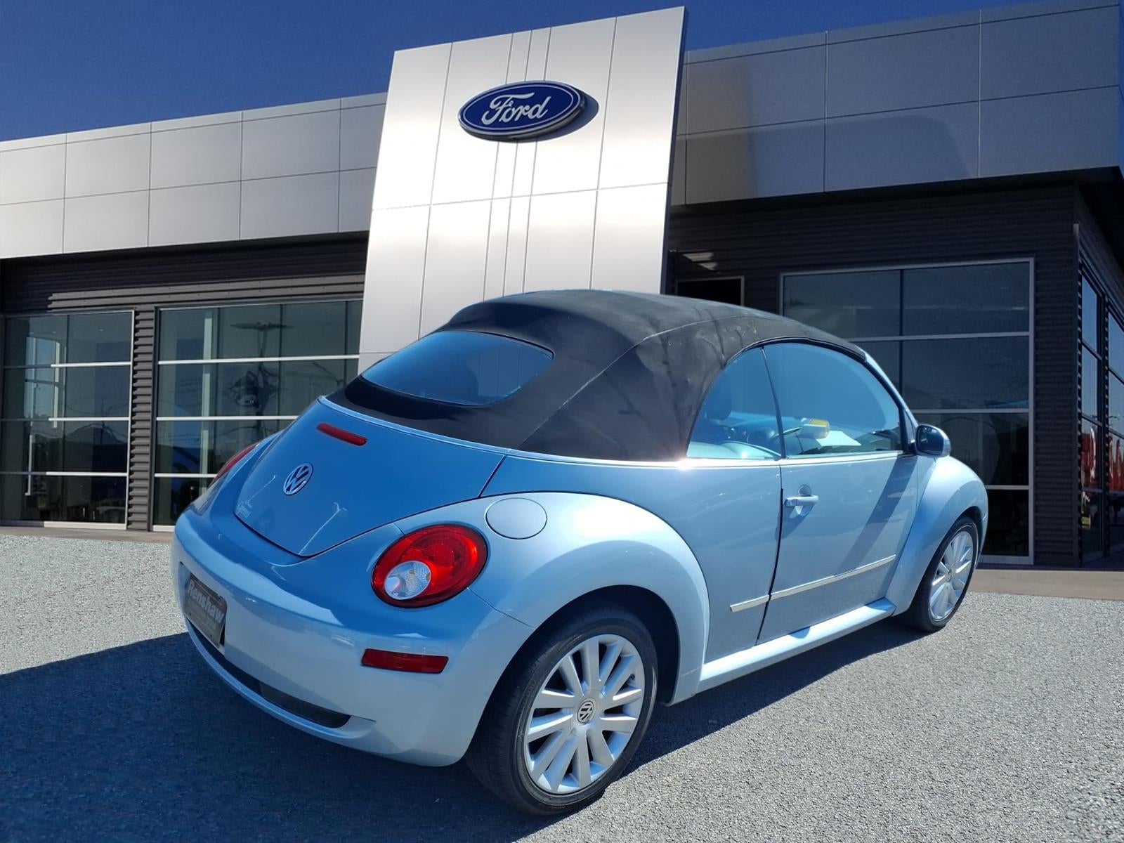 2010 Volkswagen New Beetle 2dr Auto