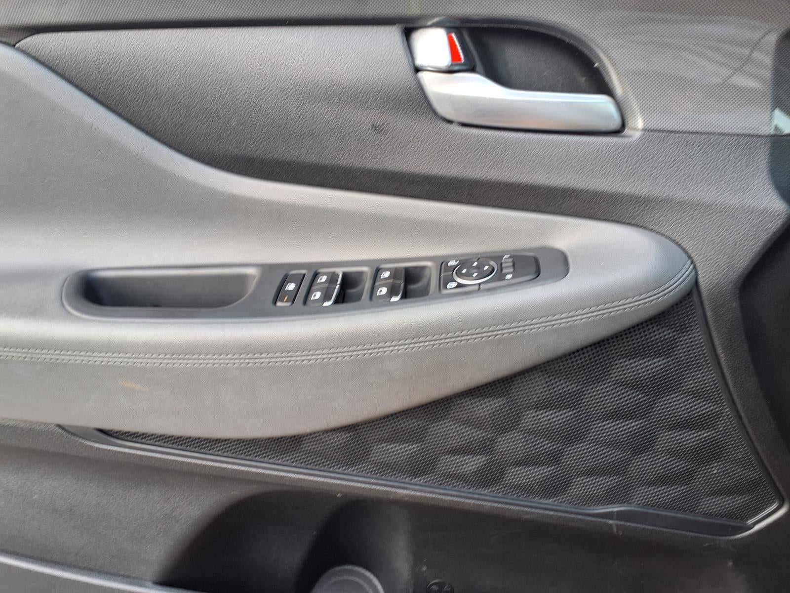 2022 Hyundai Santa Fe SE