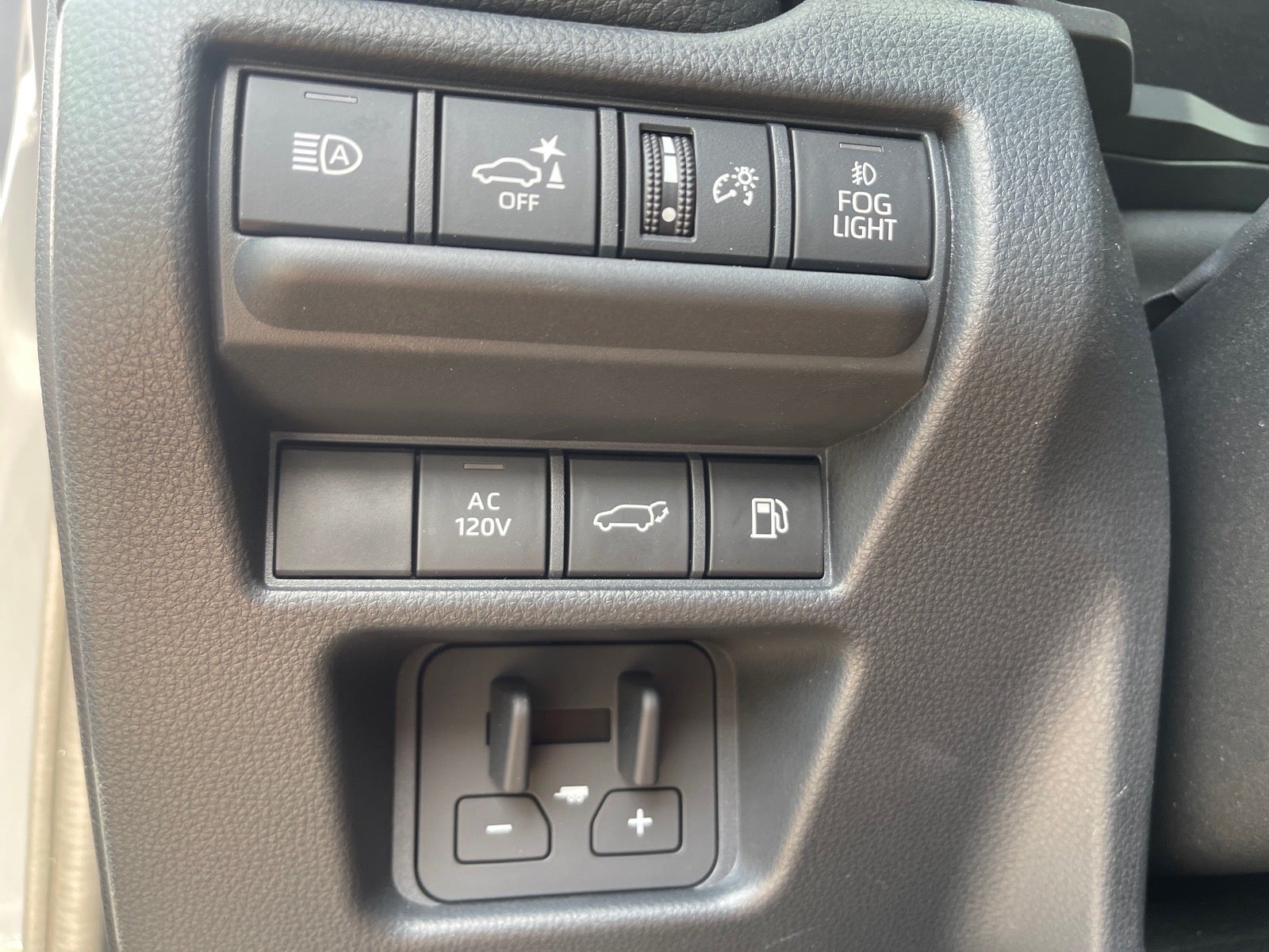 2025 Toyota Land Cruiser 4WD (Natl)