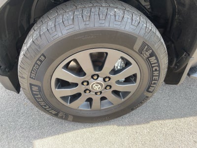 2025 Toyota Land Cruiser 4WD (Natl)