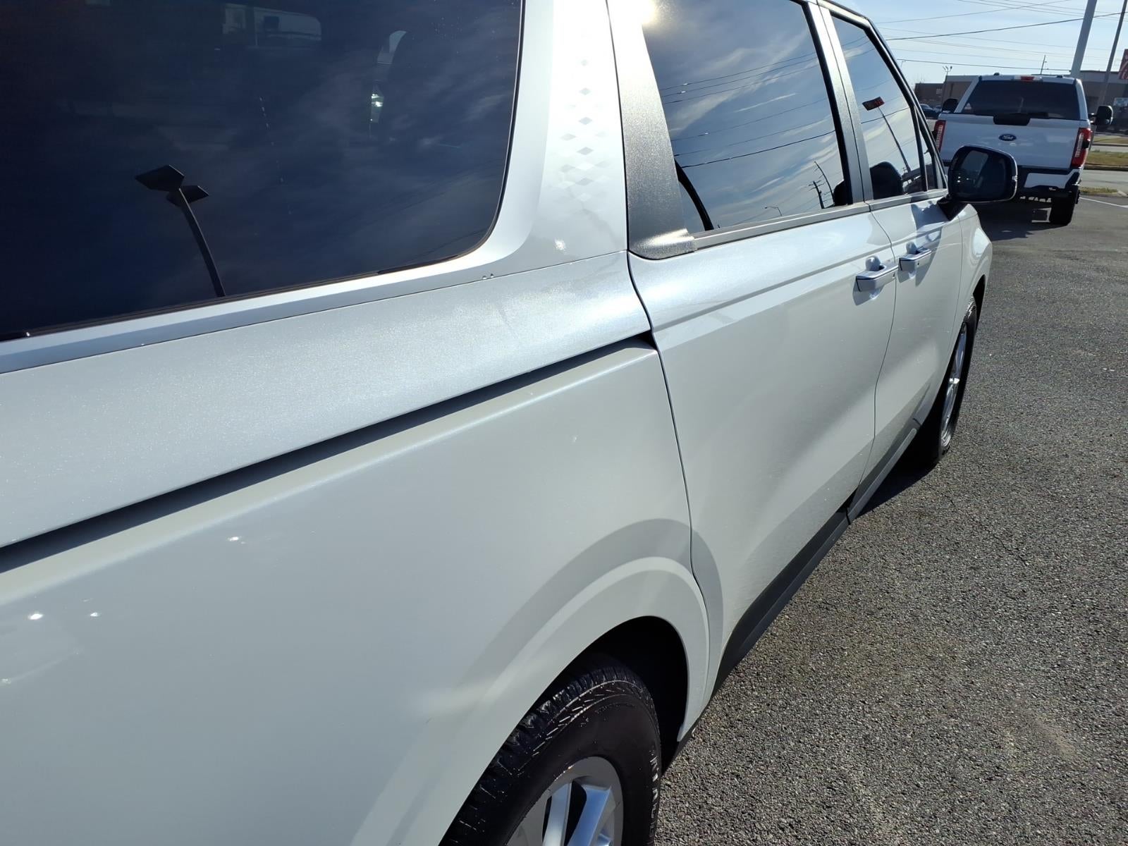 2023 Kia Carnival LX