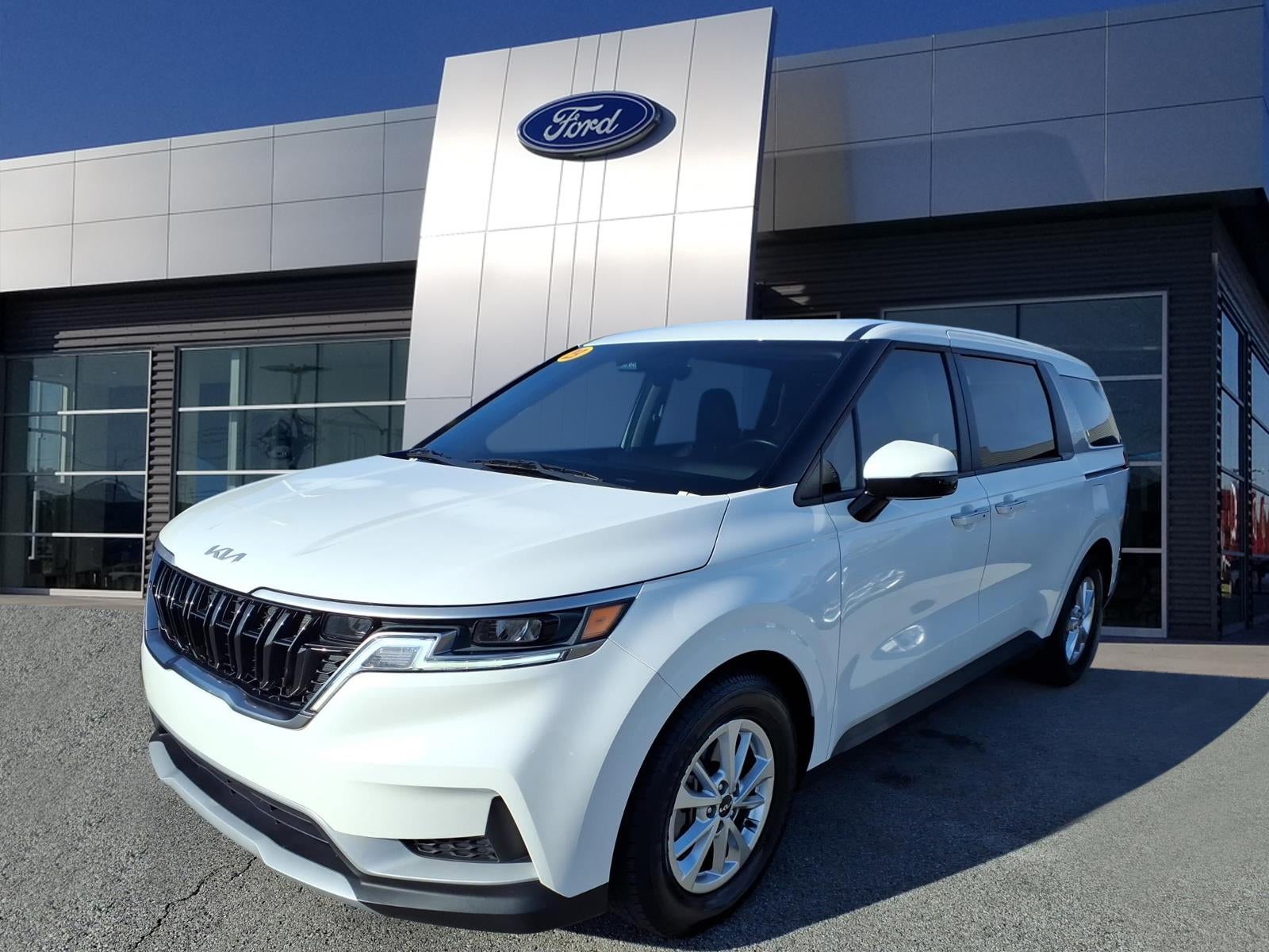 2023 Kia Carnival LX