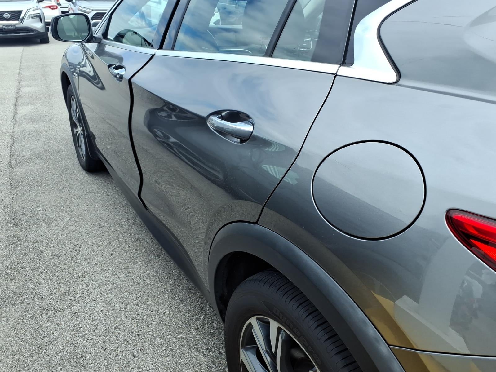 2017 INFINITI QX30 Premium
