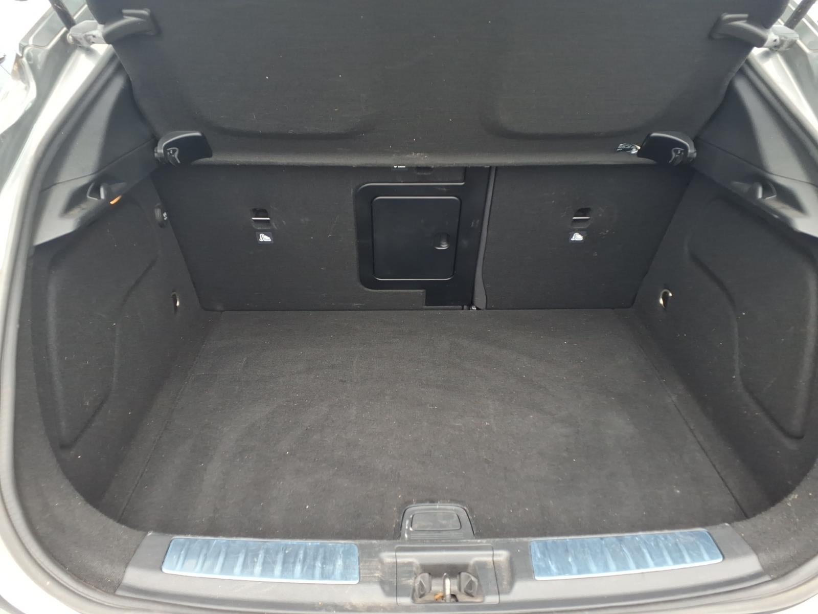 2017 INFINITI QX30 Premium