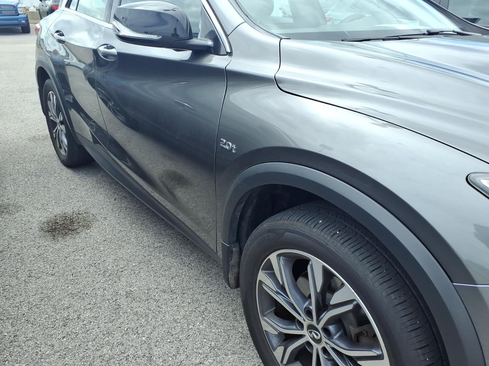 2017 INFINITI QX30 Premium
