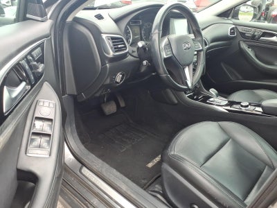 2017 INFINITI QX30 Premium