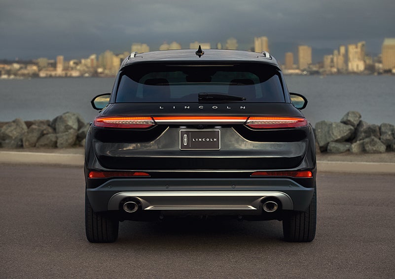 The rear lighting of the 2024 Lincoln Corsair® SUV spans the entire width of the vehicle. | Greenwood Lincoln in Bowling Green KY