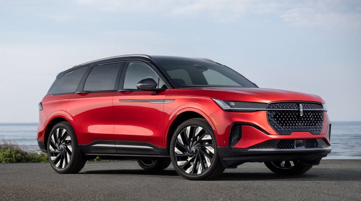 A 2024 Lincoln Nautilus® Reserve model is shown with the stylish available Jet Appearance Package. | Greenwood Lincoln in Bowling Green KY