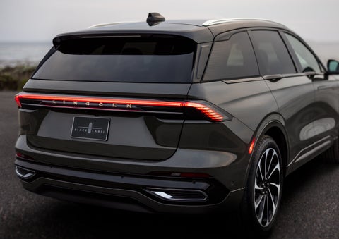 The rear of a 2024 Lincoln Black Label Nautilus® SUV displays full LED rear lighting. | Greenwood Lincoln in Bowling Green KY