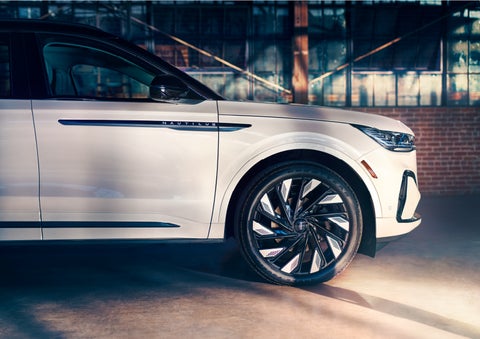 The wheels of the available Jet Appearance Package are highlighted. | Greenwood Lincoln in Bowling Green KY