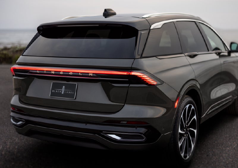 The rear of a 2025 Lincoln Black Label Nautilus® SUV displays full LED rear lighting. | Greenwood Lincoln in Bowling Green KY