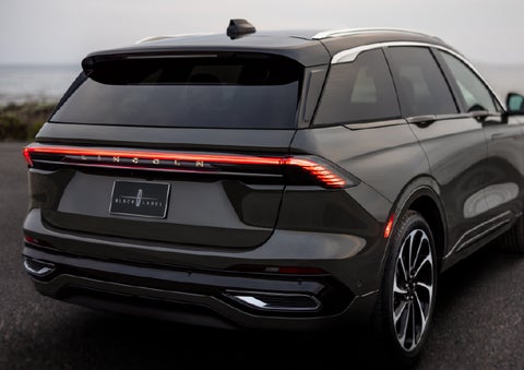 The rear of a 2025 Lincoln Black Label Nautilus® SUV displays full LED rear lighting. | Greenwood Lincoln in Bowling Green KY