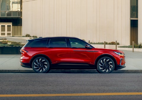 2025 Lincoln Nautilus® SUV with the available Jet Appearance Package and Hybrid transmission. | Greenwood Lincoln in Bowling Green KY