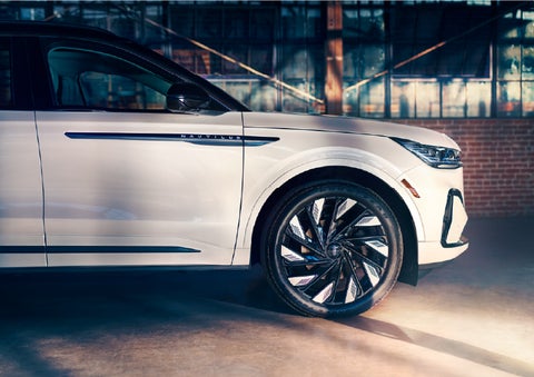 The wheels of the available Jet Appearance Package are highlighted. | Greenwood Lincoln in Bowling Green KY