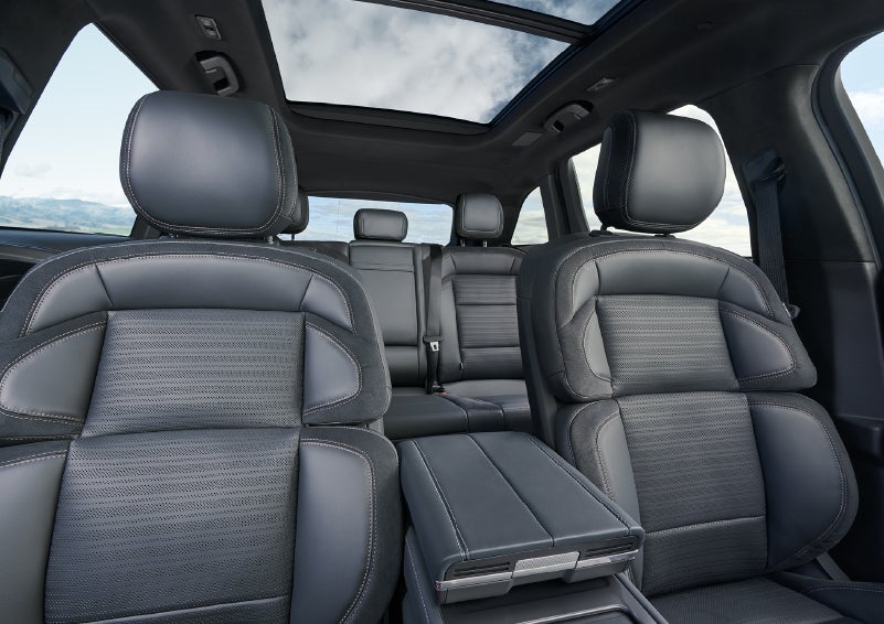 The spacious second row and available panoramic Vista Roof® is shown. | Greenwood Lincoln in Bowling Green KY