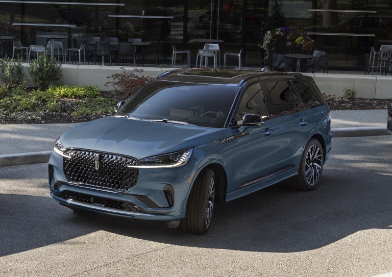 A 2026 Lincoln Black Label™ Aviator® SUV is shown with the available Special Edition Package. | Greenwood Lincoln in Bowling Green KY