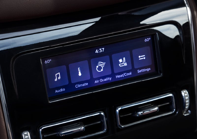 Driver controls like music, temperature, air quality, settings, and heat/cool seats are shown. | Greenwood Lincoln in Bowling Green KY