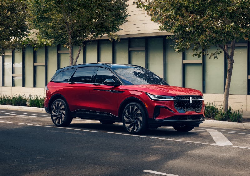 2026 Lincoln Nautilus® SUV with the available Jet Appearance Package and Hybrid transmission. | Greenwood Lincoln in Bowling Green KY