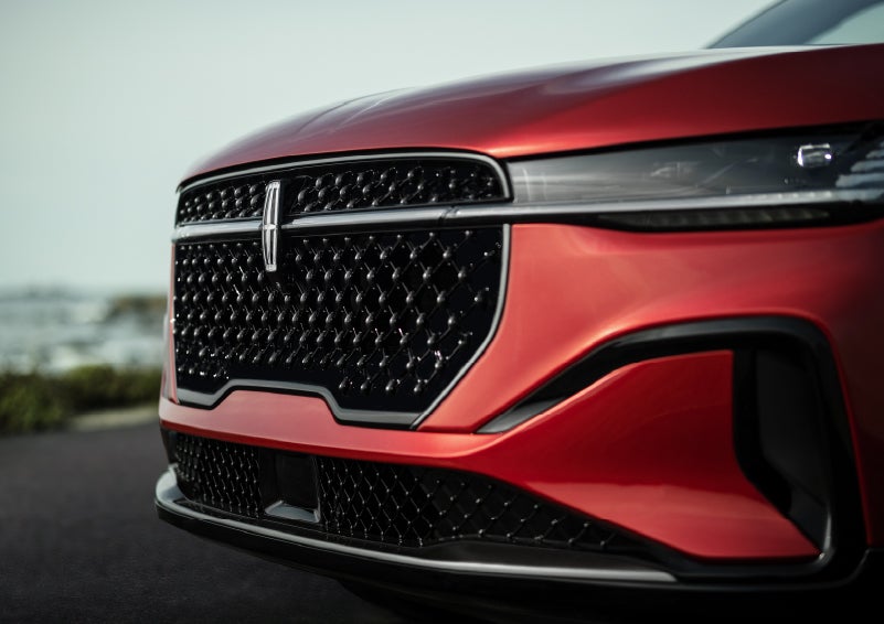 The sleek grille of a 2026 Lincoln Nautilus® SUV with the available Jet Appearance Package makes a bold statement. | Greenwood Lincoln in Bowling Green KY