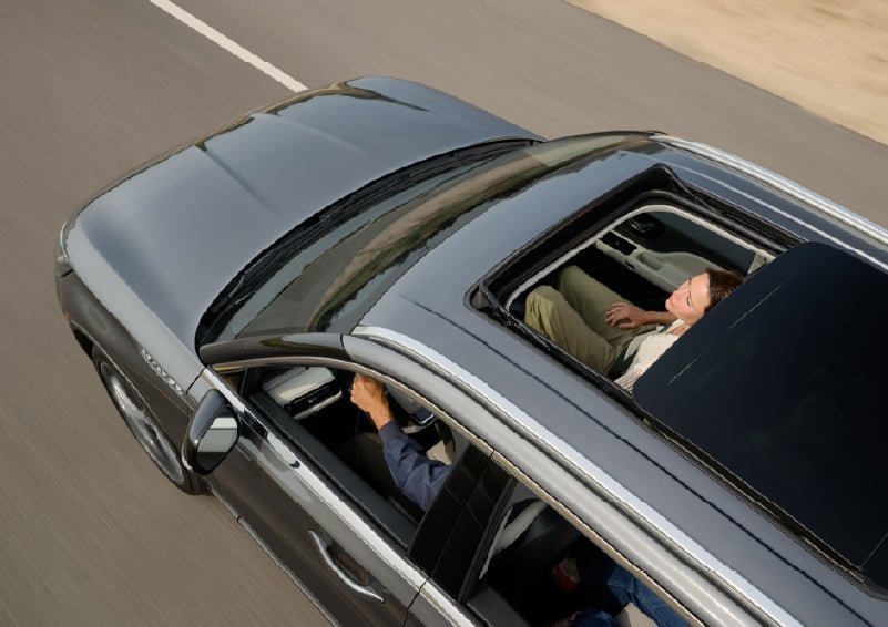 The available panoramic Vista Roof® of a 2027 Lincoln Aviator® SUV is open. | Greenwood Lincoln in Bowling Green KY